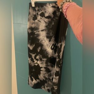 90’s Style EUC Wild and Fable Black Satin Tye Dye Print Midi Slip Skirt